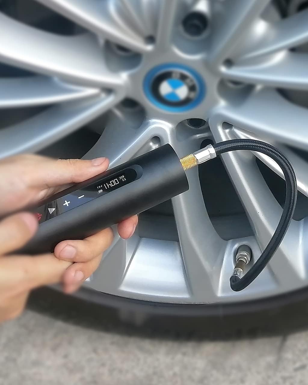Portable Air Compressor Tire Inflator with 2000mAh Battery S746022