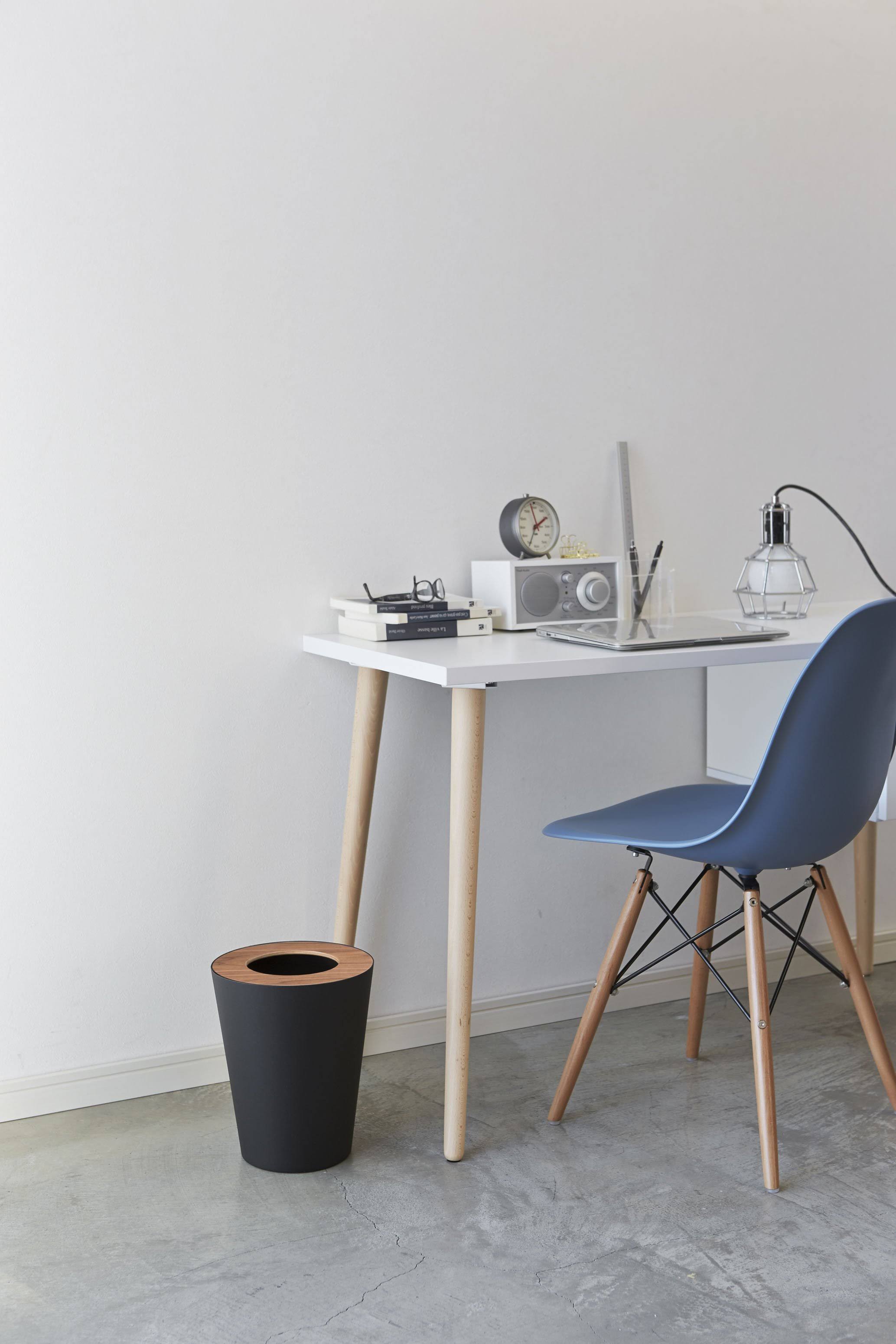 Black Round Trash Can S812681