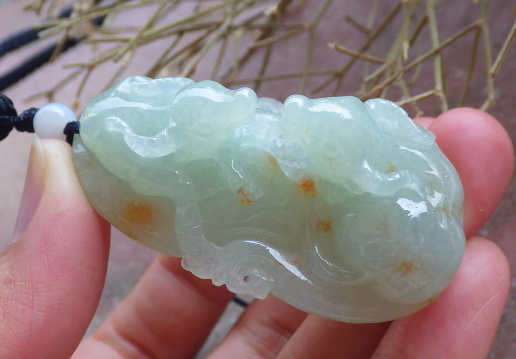 Green Hand Carved Natural Jade Zodiac Ox Pendant Necklace R39063