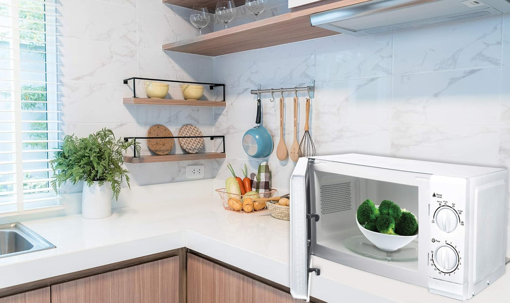 White 0.6 Cubic Feet Countertop Microwave Oven Q234