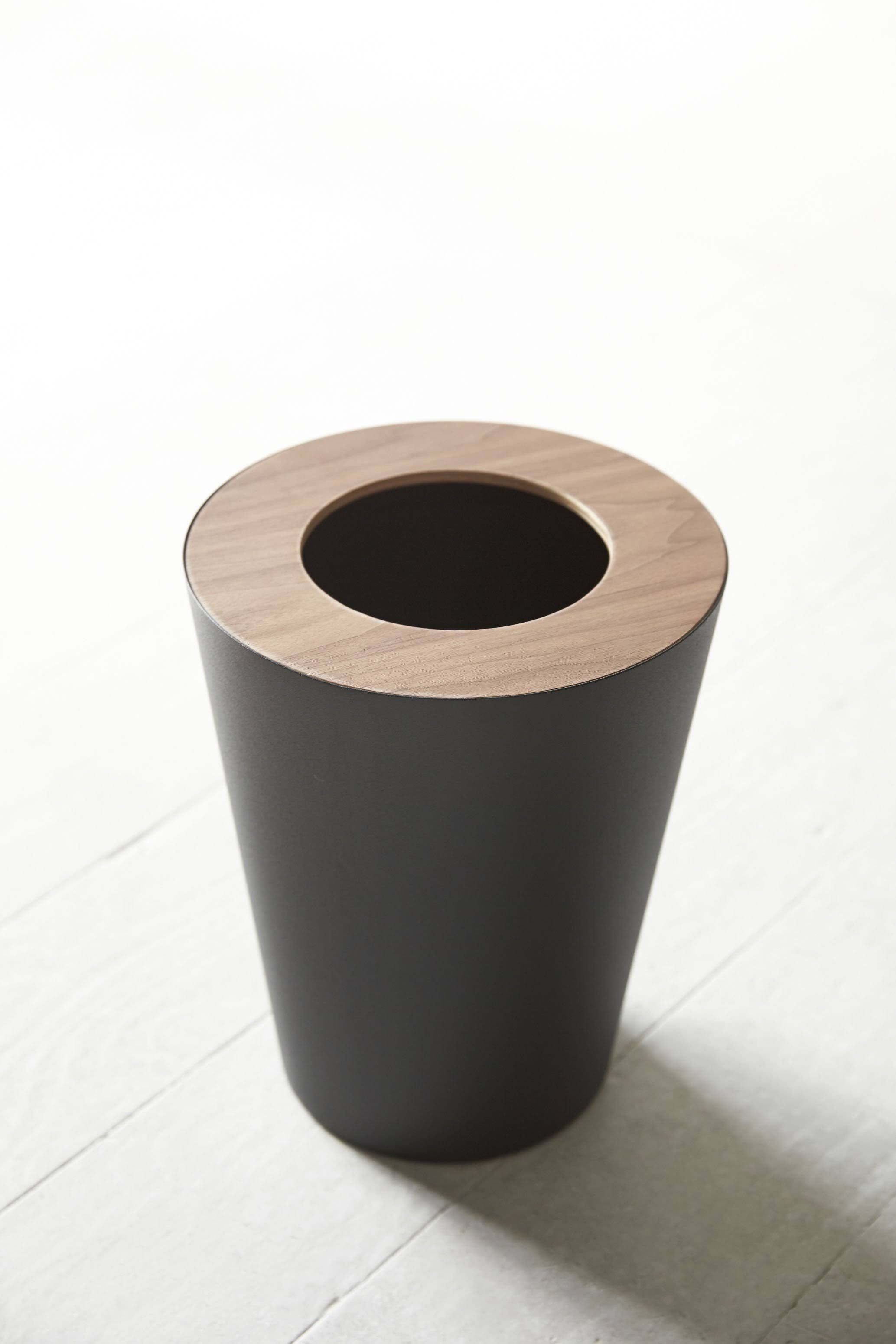Black Round Trash Can S812681