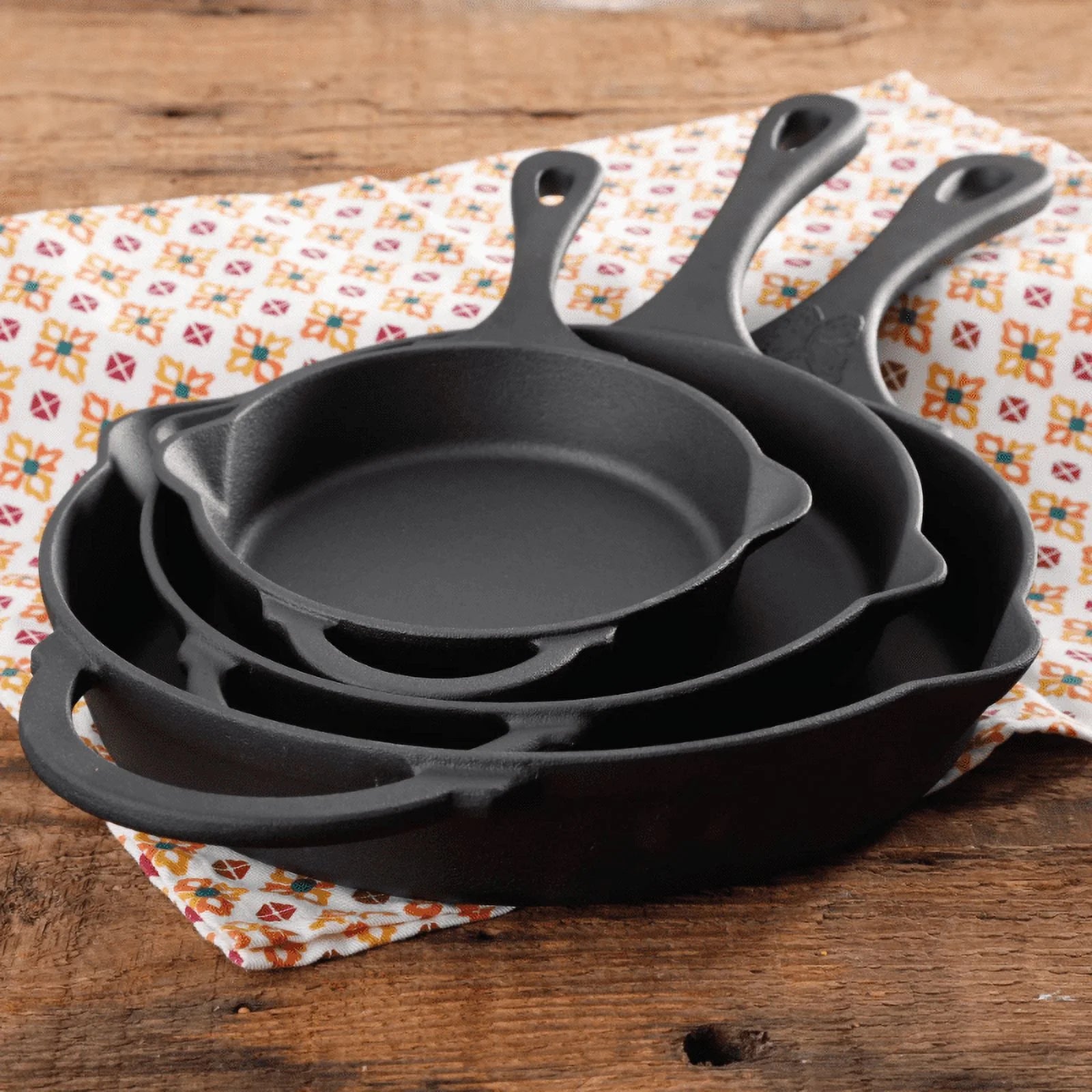 3-Piece Cast Iron Pots and Pans Set H955