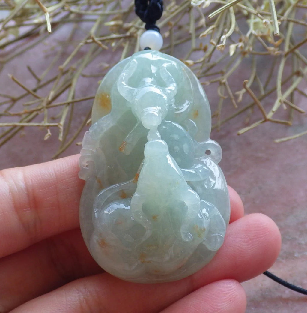 Green Hand Carved Natural Jade Zodiac Ox Pendant Necklace R39063