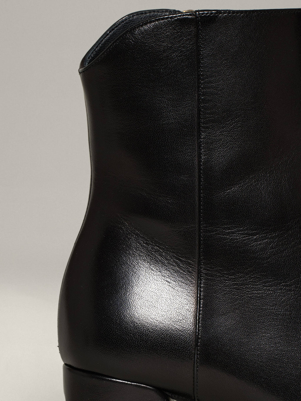 Black Leather Wrapped Heel Shoes E942055