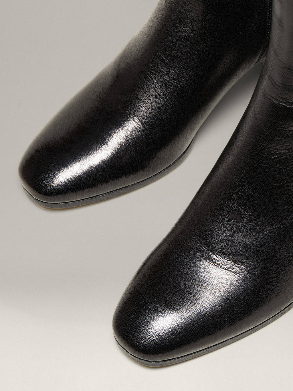 Black Leather Wrapped Heel Shoes E942055