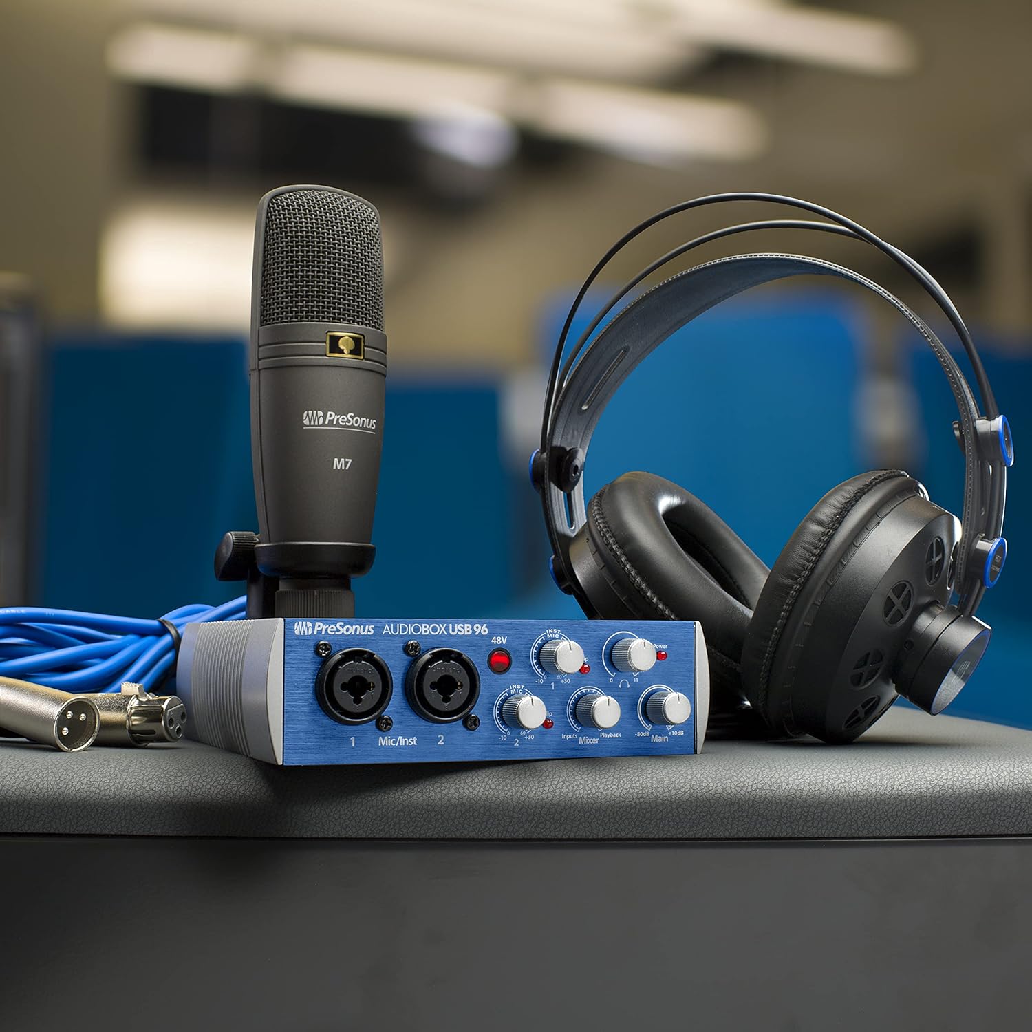 USB 2.0 Recording Bundle with Interface, Headphones, Microphone and Studio One software T4166