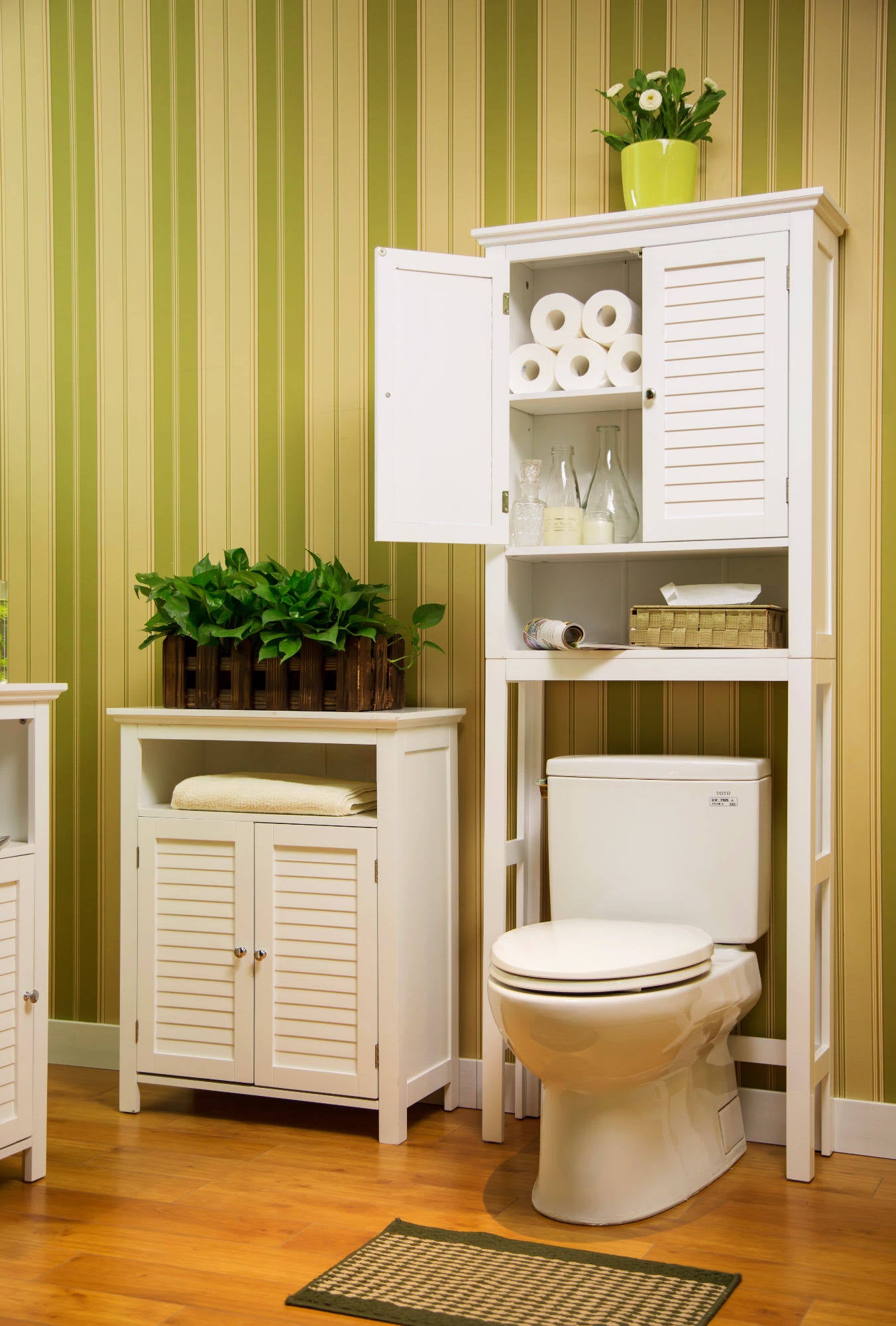 White Bathroom Cabinet B478550