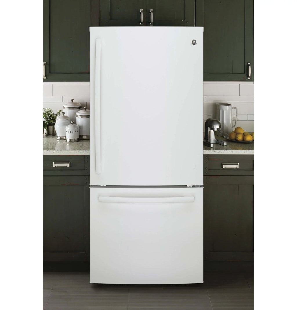White 30 Inch Bottom Freezer Refrigerator X84312