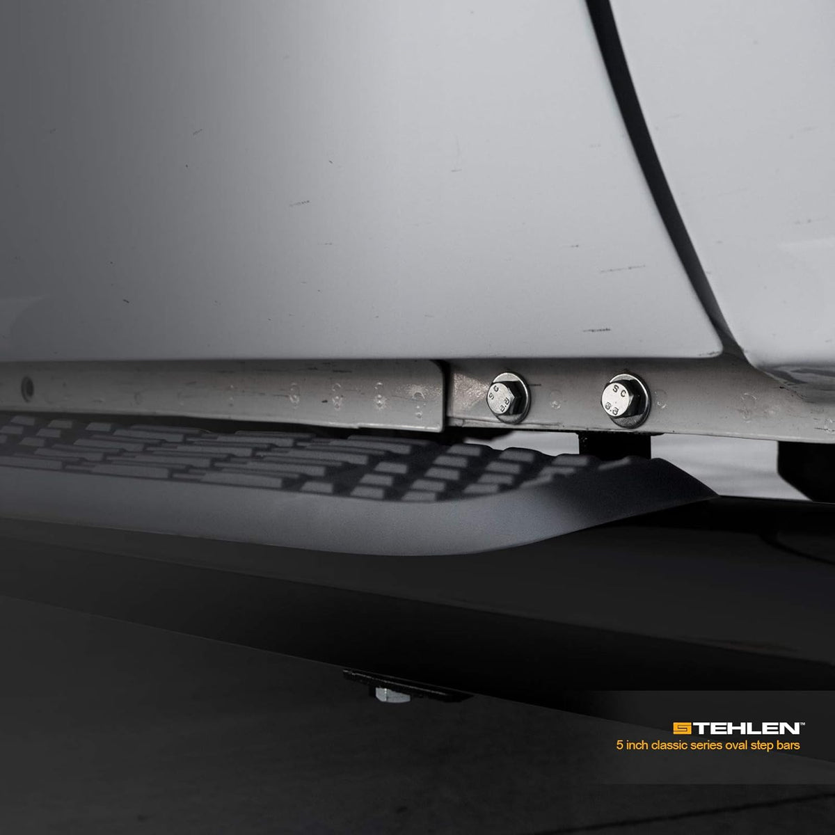 5 Oval Side Step Nerf Bars Black F34089