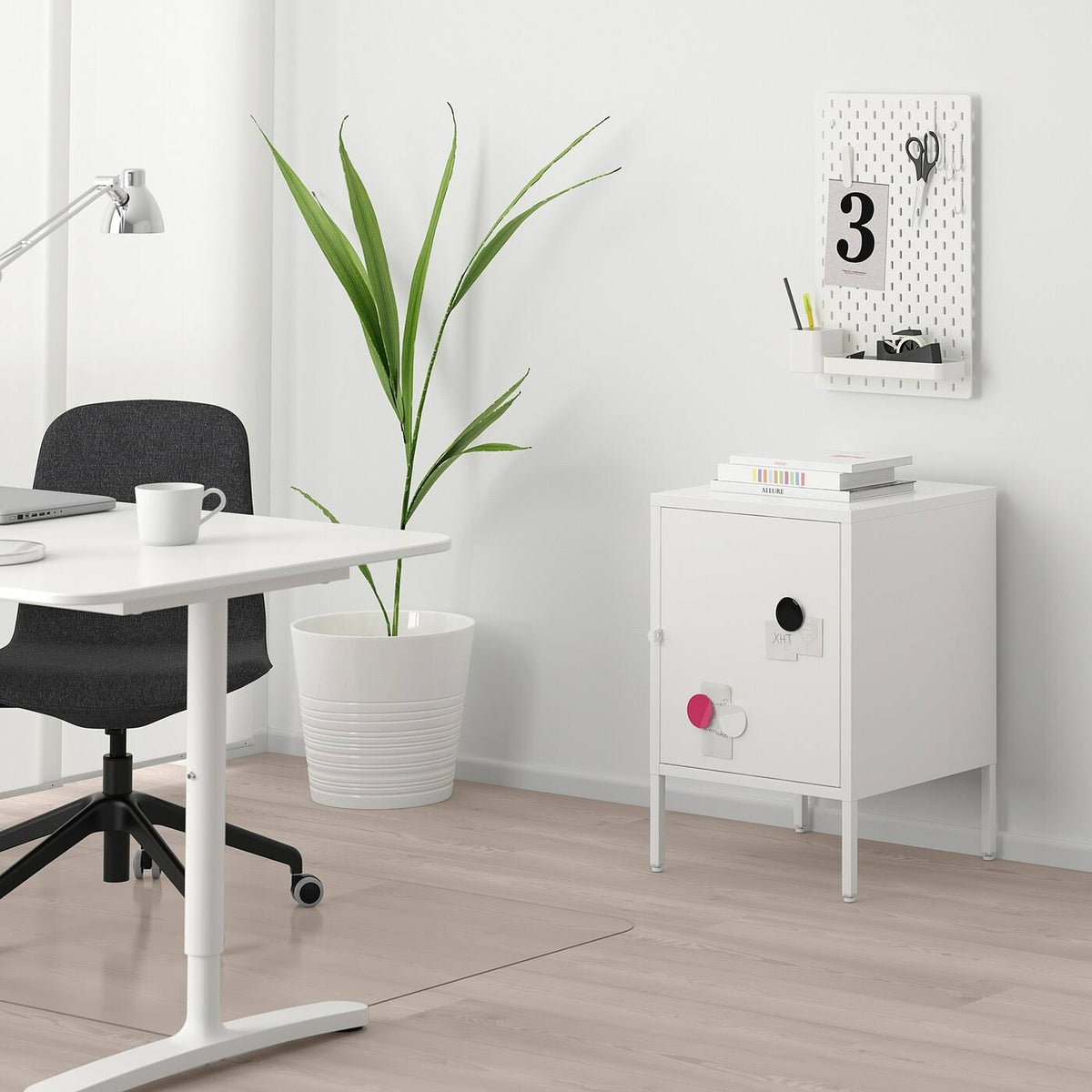 White Cabinet S94950