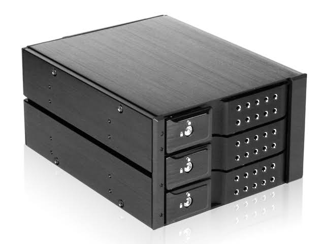 2x5.25 to 3x3.5 SAS Cage Black B6143